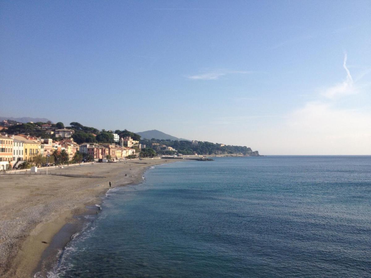 Appartamento Il Mare In Piazza Albisola Superiore Esterno foto