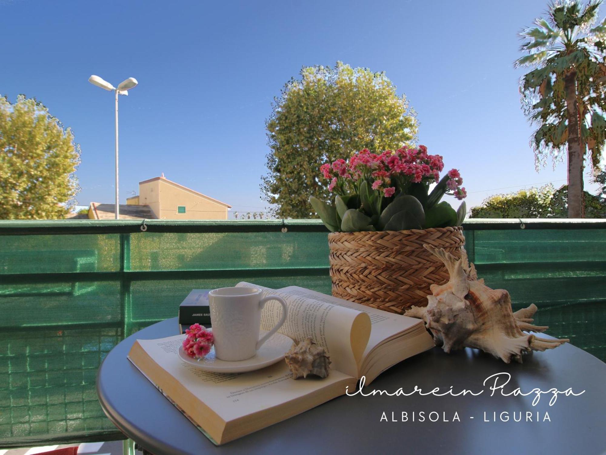 Appartamento Il Mare In Piazza Albisola Superiore Esterno foto
